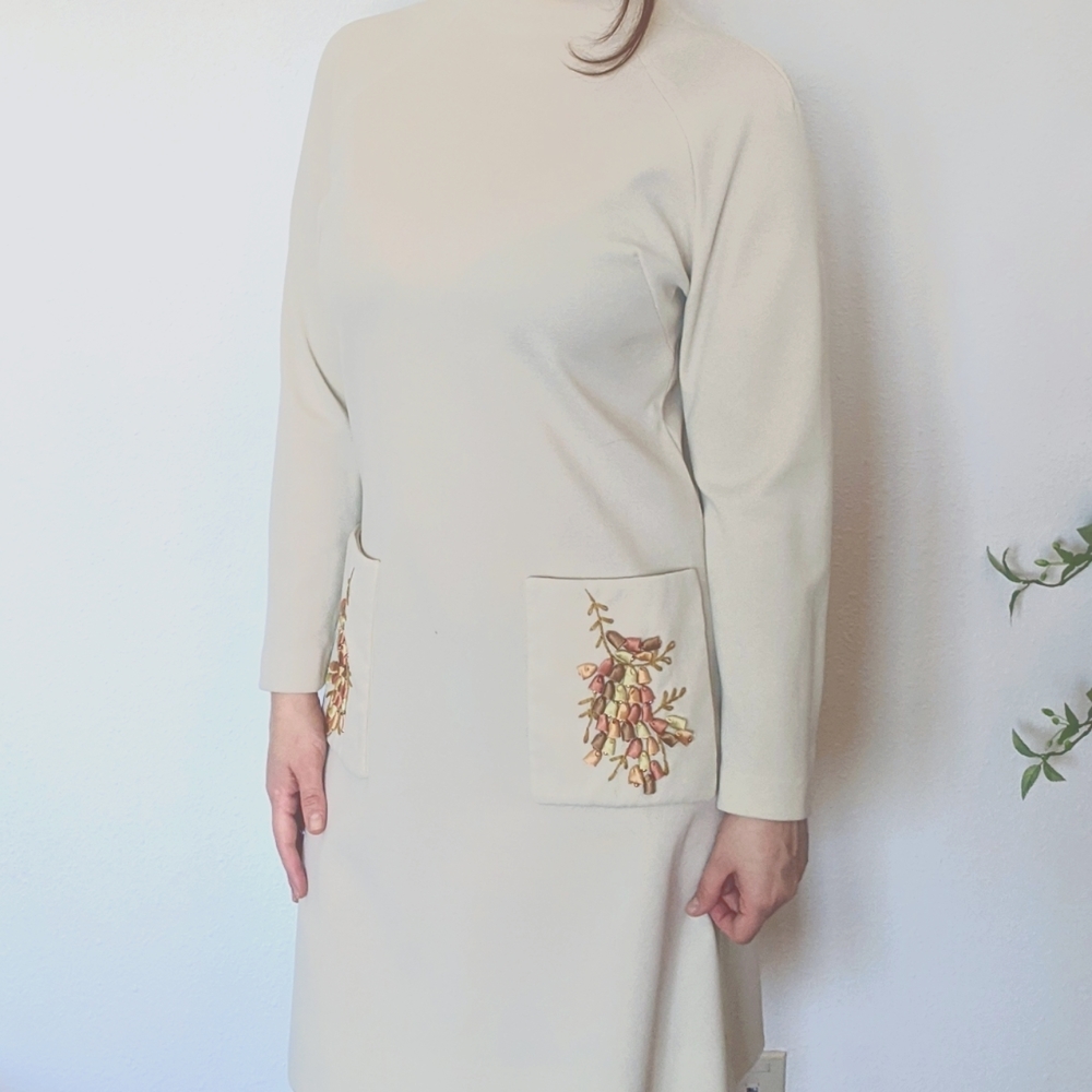 60s Mod Dress Neutral Vintage Retro Funnel Neck Pocket Accents M - Picture 2 of 12